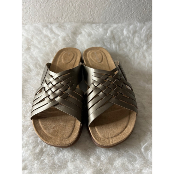 Easy Spirit Shoes - Easy Spirit Meadow Leather Gold Slip-on Sandals Women Size 8.5 Casual Flat